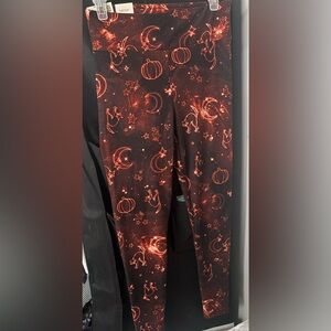 No Boundaries Black and Orange Halloween Leggings